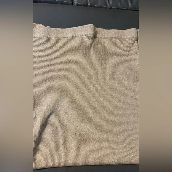 NWT Zara  metallic trend Midi Skirt size M and L
🚨FIRM PRICE NO DISCOUNT - Picture 6 of 7